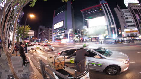 Timelapse-De-La-Concurrida-Calle-Nocturna-En-Seúl,-Corea-Del-Sur.
