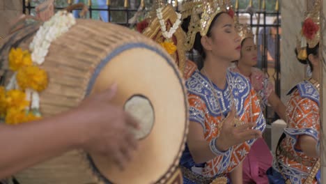 Thailändische-Tanzaufführung-In-Bangkok