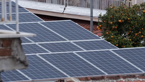 Zeitraffer-Der-Solarbatterie-Auf-Dem-Hausdach