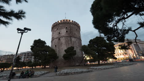 Weißer-Turm-Von-Thessaloniki-Im-Zeitraffer