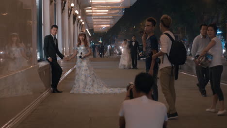 Vietnamese-bride-and-groom-having-photo-shoot-Hanoi-Vietnam