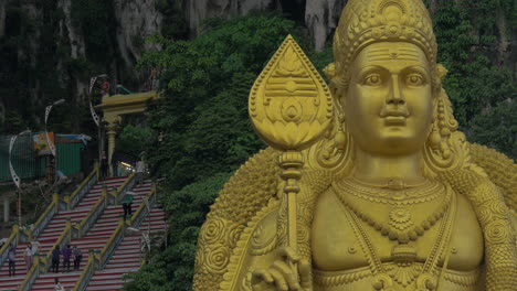 Batu-Caves-and-giant-Murugan-statue-in-Malaysia