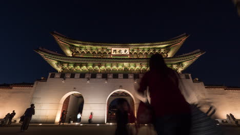 Timelapse-of-citizens-and-tourists-by-Gwanghwamun-Gate-at-night-Seoul-South-Korea