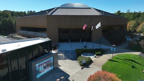 Basketballarena-Der-University-Of-North-Carolina,-Dekan-E