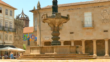 Fountain-At-Largo-do-Paco-Square-Near-Rectorate-Of-University-of-Minho-In-Braga,-Portugal