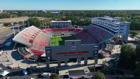 Fußballplatz-Der-North-Carolina-State-University:-Carter-Finley-Stadion