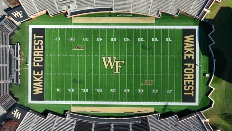 Wake-Forest-University-Fußballstadion-Und--Feld