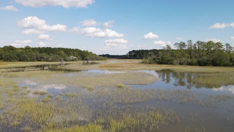 saltwater-marsh-on-a-calm-sunny-day-in-South-Carolina