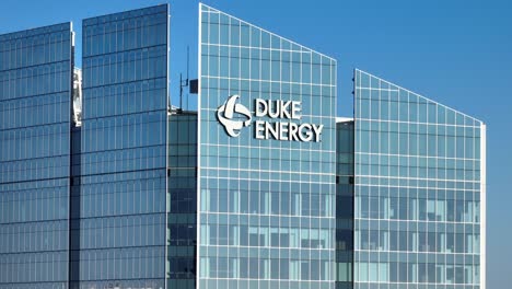 Duke-Energy-Wolkenkratzer-In-Der-Innenstadt-Von-Charlotte,-North-Carolina
