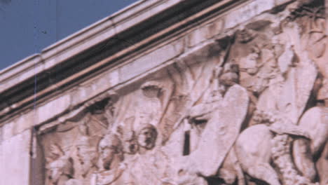 Arte-Romano-Tallado-Con-Precisión-En-El-Arco-Triunfal-De-Constantino-En-Roma-En-La-Década-De-1960