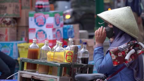 Indonesian-traditional-herbal-drink-seller