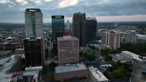 órbita-Aérea-Del-Horizonte-De-Birmingham-Alabama-Capturada-En-5k