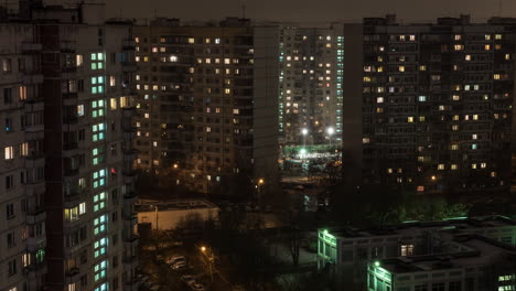 Zeitrafferansicht-Schlafender-Gebäude-Und-Komplexe-Mit-Hof-Und-Straße-Moskau-Russland