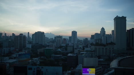 Timelapse-of-evening-changing-day-in-Bangkok-Thailand