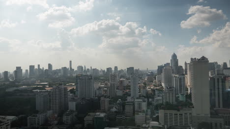 Zeitraffer-Von-Wolken,-Die-über-Bangkok,-Thailand,-Segeln