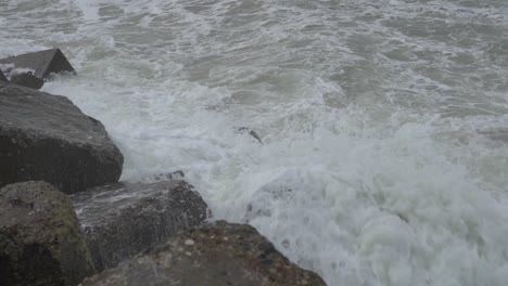 Waves-crashing-rocks-on-the-west-coast-of-Denmark