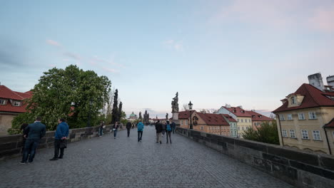 Hyperlapse-of-walking-across-Charles-Bridge-in-Prague