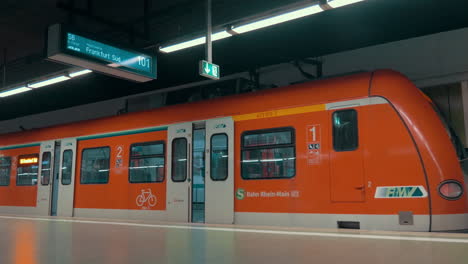 Train-leaving-the-station-in-Frankfurt-subway-Germany