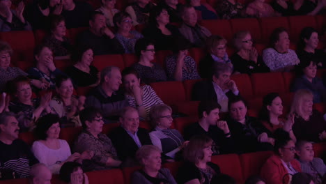 La-Gente-Aplaude-En-El-Cine