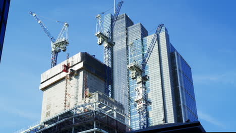 Londres---Mayo-De-2017:-Grúas-Trabajando-En-La-Construcción-De-Torres-Modernas-En-La-Ciudad-De-Londres,-Londres