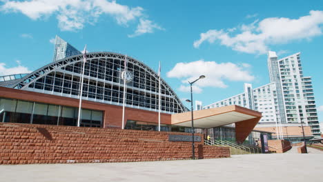 Manchester,-Reino-Unido---4-De-Mayo-De-2017:-Secuencia-De-Timelapse-Del-Complejo-De-Convenciones-Central-De-Manchester