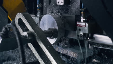 Process-of-Work-Band-Saw-for-Industrial-Cutting