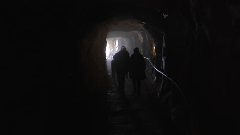 Tourists-in-the-sea-cave-at-Rosh-Hanikra