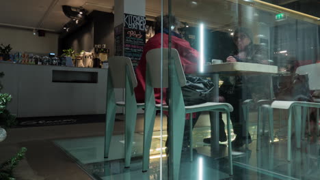 Timelapse-of-people-visiting-cafe-in-Helsinki-Art-Museum