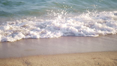 Shore-and-sea-waves-rolling-in