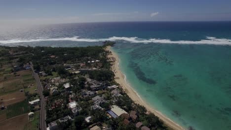 Vista-Aérea-De-Pájaro-De-La-Costa-Con-Playa-De-Arena-Y-Agua-Transparente-Del-Océano-índico-Isla-Mauriticus