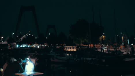 People-in-night-street-and-White-House-Rotterdam