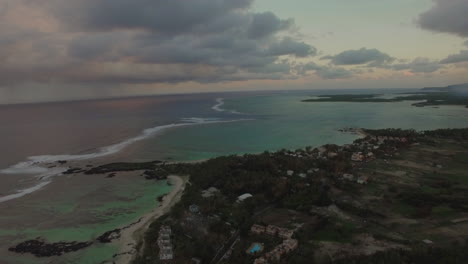 Panorama-Aéreo-De-La-Isla-Mauricio-Y-El-Océano-índico