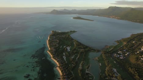 Luftaufnahme-Der-Halbinsel-Le-Morne-Brabant,-Mauritius