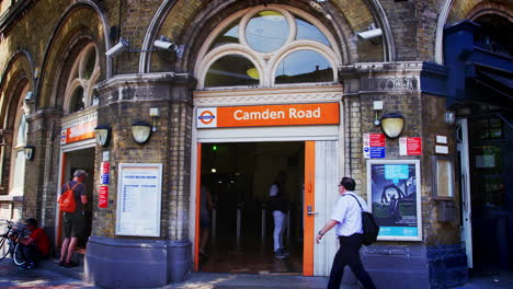 Londres---Mayo-De-2017:-Entrada-A-La-Estación-Superficial-De-Camden-Road,-Camden-Town,-Londres,-Nw1
