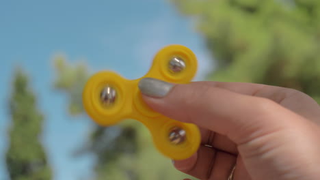Playing-and-relaxing-with-fidget-spinner
