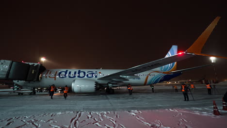 Zeitraffer-Der-Nächtlichen-Beobachtung-Am-Flughafen-Scheremetjewo-In-Moskau,-Russland