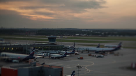 Timelapse-Del-Tráfico-De-Aviones-En-El-Aeropuerto-Sheremetyevo-De-Moscú.