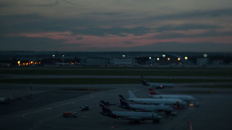 Timelapse-Del-Tráfico-Aéreo-En-El-Aeropuerto-Sheremetyevo-De-Moscú.