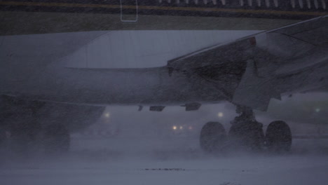 Vista-De-Rodaje-Del-Avión-De-Singapur-En-Blizzard