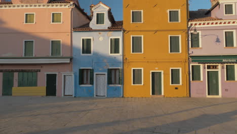 Casas-Coloridas-En-La-Isla-De-Burano-En-Venecia.