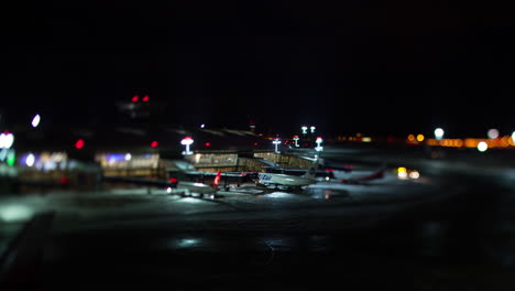 Timelapse-Del-Tercer-Aeropuerto-Ruso-Más-Transitado-De-Vnukovo-En-Moscú-Por-La-Noche.