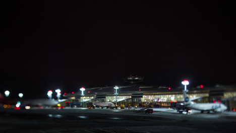 Nachtzeitraffer-Des-Flughafens-Wnukowo-In-Moskau,-Russland