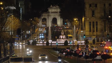 Nacht-Madrid-Szene-Mit-Alcala-Tor-Und-Plaza-De-Cibeles-Spanien