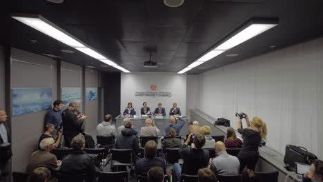 Pressekonferenz-Am-Flughafen-Scheremetjewo-In-Moskau,-Russland