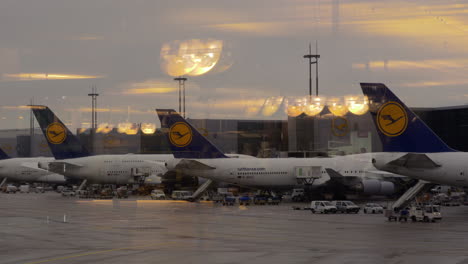 Lufthansa-Passagierflugzeuge-Am-Flughafen-Charles-De-Gaulle-In-Frankreich