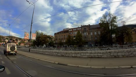 Paseando-Por-Las-Estrechas-Callejuelas-De-Sarajevo