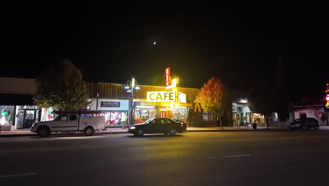 Toma-De-La-Calle-Del-Establecimiento-De-Kelcy&#39;s-Cafe,-Tehachapi,-California