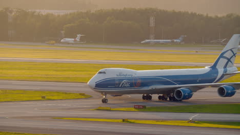 Taxiing-cargo-airplane-Boeing-747