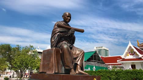 Bangkok,-Thailand---Nov-21,-2023:-The-statue-of-Somdet-Phra-Buddhacarya-To-Brahmaramsi-or-Somdet-To,-one-of-the-greatest-monks-in-history-of-country