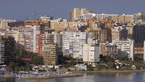 Una-Vista-Soleada-De-La-Costa-De-Alicante